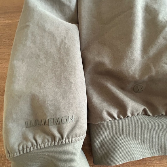 Lululemon mens switch over bomber jacket - Picture 4 of 7
